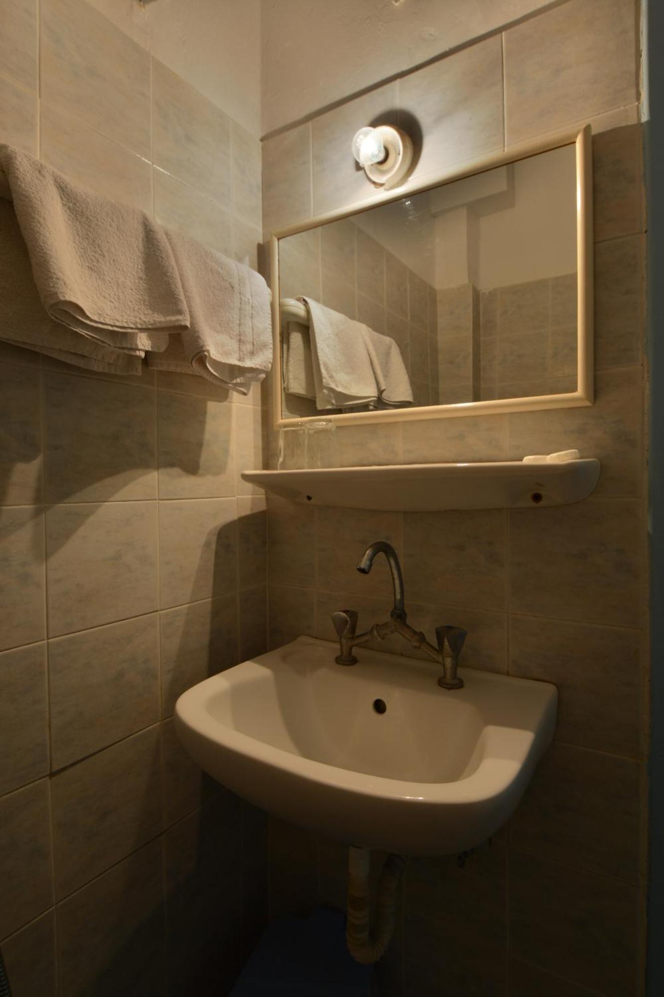 גאווריון Galaxy Hotel מראה חיצוני תמונה